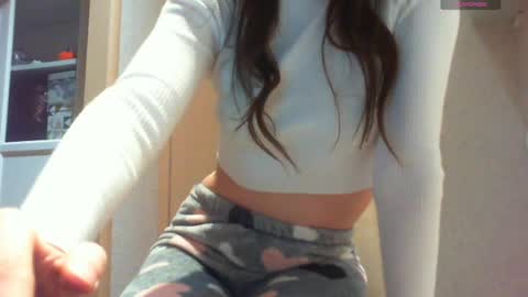 Snapshot of momentbeforedown chatting on 01/12/25, 09:51 Hailey online show from 01/12/25, 09:51