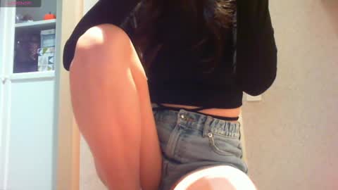 Snapshot of momentbeforedown chatting on 02/23/25, 12:37 Hailey online show from 02/23/25, 12:37