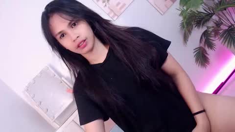 MOMIKHEM online show from 10/08/25, 06:22