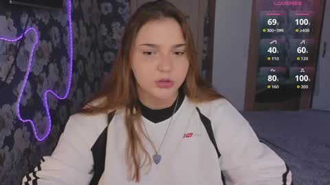 Leah online show from 04/25/26, 02:03