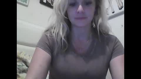 Snapshot of mommabearanpoppabear850 chatting on 09/28/25, 05:57 mommabearanpoppabear850 online show from 09/28/25, 05:57