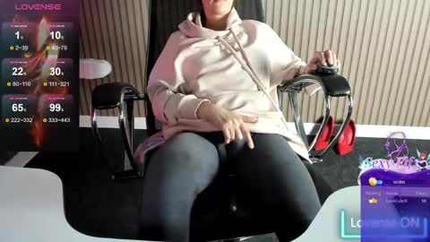 Mommy online show from 04/23/26, 01:40