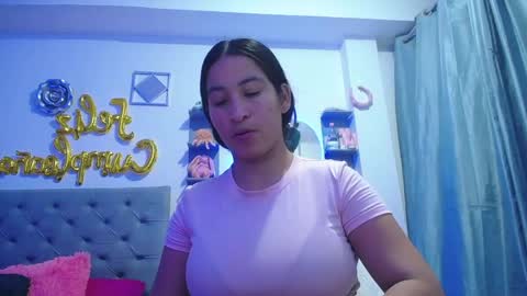 Snapshot of mommy_dulce chatting on 05/15/26, 01:23 ANDREA online show from 05/15/26, 01:23