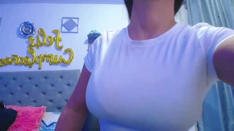 Snapshot of mommy_dulce chatting on 05/20/26, 01:23 ANDREA online show from 05/20/26, 01:23