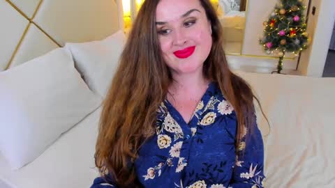 Snapshot of mommycurves chatting on 01/08/25, 06:20 Mommynextdoor online show from 01/08/25, 06:20