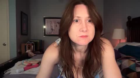 Snapshot of mommygoddessl chatting on 09/15/25, 02:00 Goddess L online show from 09/15/25, 02:00