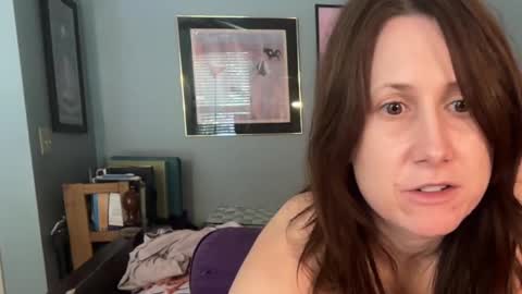 Snapshot of mommygoddessl chatting on 10/06/25, 02:58 Goddess L online show from 10/06/25, 02:58