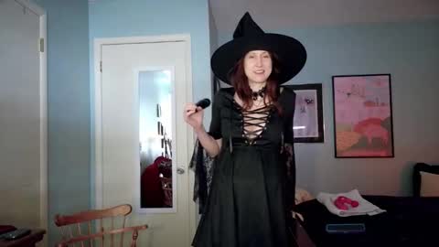 Snapshot of mommygoddessl chatting on 10/31/25, 02:51 Goddess L online show from 10/31/25, 02:51