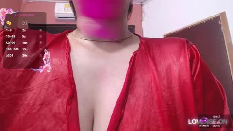 Snapshot of mommyissuess_ chatting on 03/07/25, 05:18 Daphne  online show from 03/07/25, 05:18
