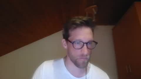 moms_little_monster online show from 11/11/25, 09:04