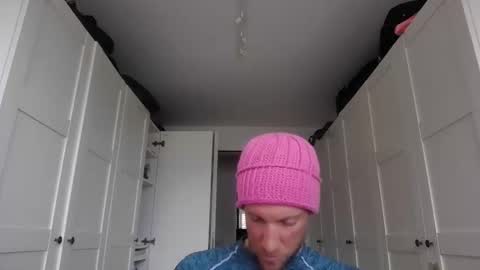 moms_little_monster online show from 12/02/25, 01:05