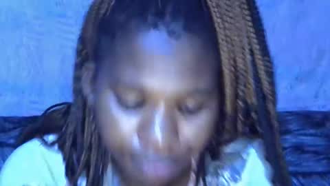 Snapshot of momsdoll chatting on 01/18/26, 03:38 momsdoll online show from 01/18/26, 03:38