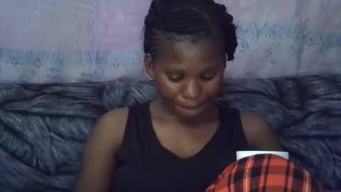 Snapshot of momsdoll chatting on 02/06/26, 09:23 momsdoll online show from 02/06/26, 09:23