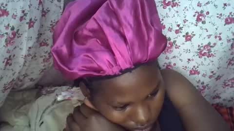 Snapshot of momsdoll chatting on 02/08/26, 07:12 momsdoll online show from 02/08/26, 07:12