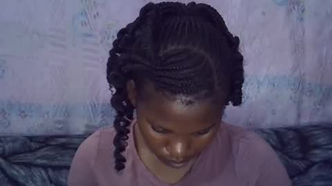 Snapshot of momsdoll chatting on 02/10/26, 07:12 momsdoll online show from 02/10/26, 07:12