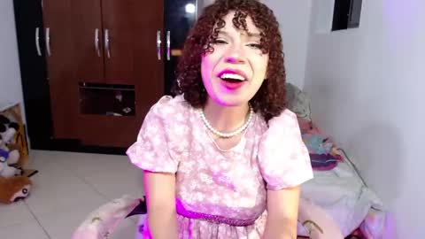 Snapshot of mon_belle chatting on 09/26/25, 04:16 Jessie online show from 09/26/25, 04:16