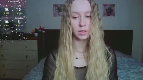 Snapshot of mona__liza chatting on 02/10/26, 01:48 Mona online show from 02/10/26, 01:48