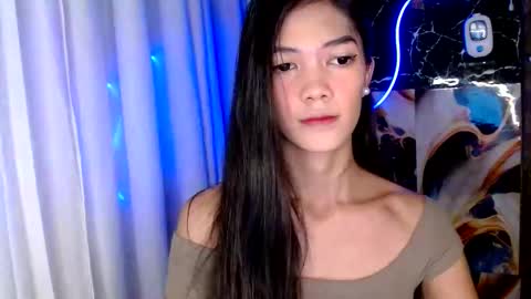 Snapshot of mona_bey chatting on 12/21/25, 07:15 MONA online show from 12/21/25, 07:15