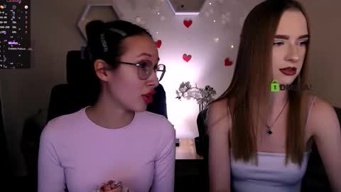 Mona  online show from 10/04/25, 07:23