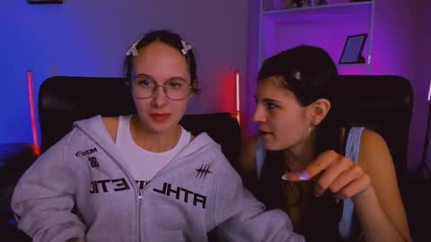 Mona  online show from 11/25/25, 11:27