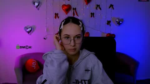 Mona  online show from 02/10/26, 07:40