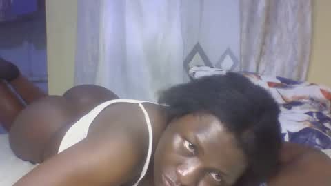 Snapshot of monalisaah chatting on 09/20/25, 12:00 monalisaah online show from 09/20/25, 12:00