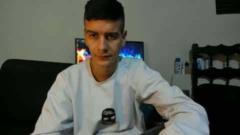 Snapshot of monarquia_ chatting on 12/09/24, 02:24 nicolas online show from 12/09/24, 02:24