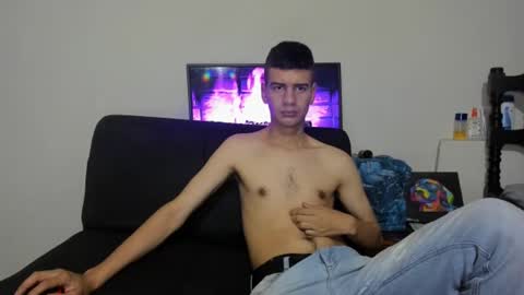 Snapshot of monarquia_ chatting on 12/28/24, 01:18 nicolas online show from 12/28/24, 01:18