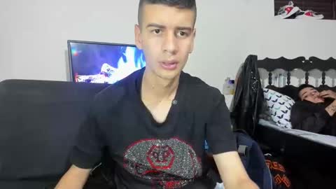 Snapshot of monarquia_ chatting on 12/28/24, 04:19 nicolas online show from 12/28/24, 04:19