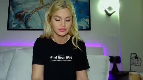 Monica online show from 02/22/25, 04:51