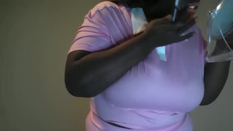Snapshot of moni_simone chatting on 06/02/26, 12:45 moni_simone online show from 06/02/26, 12:45