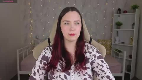 Snapshot of monica__queen chatting on 05/18/26, 05:24 Monica online show from 05/18/26, 05:24