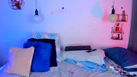 aleja      independent model       online show from 11/09/25, 01:04