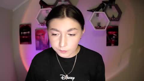 sweet girl and shine body online show from 09/22/25, 12:07