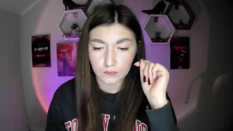 sweet girl and shine body online show from 09/24/25, 07:01