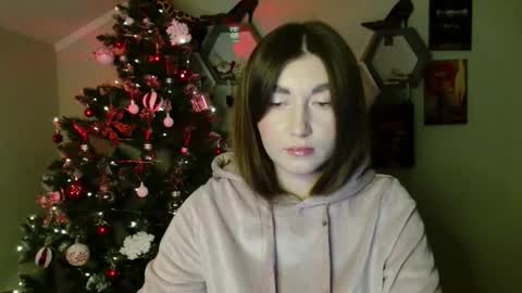 Snapshot of monica_sweets chatting on 11/20/25, 08:14 sweet girl and shine body online show from 11/20/25, 08:14