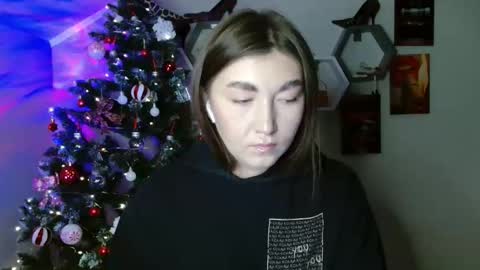Snapshot of monica_sweets chatting on 11/21/25, 10:03 sweet girl and shine body online show from 11/21/25, 10:03