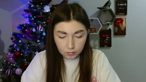 Snapshot of monica_sweets chatting on 11/26/25, 10:05 sweet girl and shine body online show from 11/26/25, 10:05