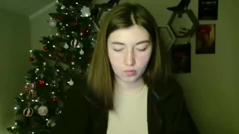 Snapshot of monica_sweets chatting on 11/30/25, 11:14 sweet girl and shine body online show from 11/30/25, 11:14