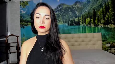 monica_weisss online show from 01/16/25, 11:16