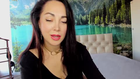 monica_weisss online show from 01/22/25, 07:03