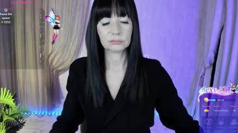 Monica online show from 12/17/25, 11:38