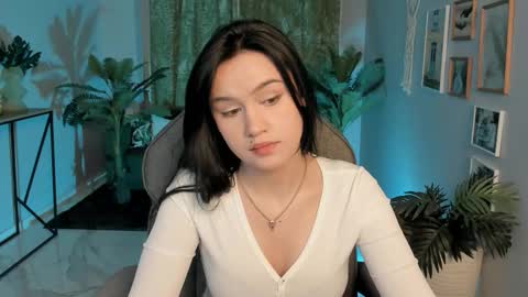 monica online show from 02/12/26, 02:28