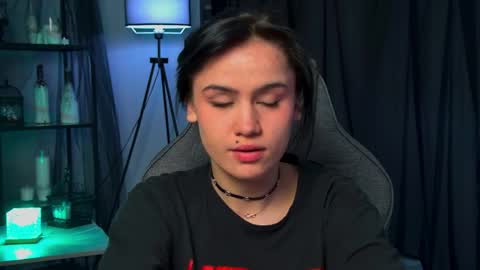 monica online show from 04/10/26, 12:16