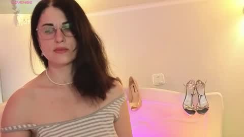 monicaluxxx online show from 04/12/26, 04:50