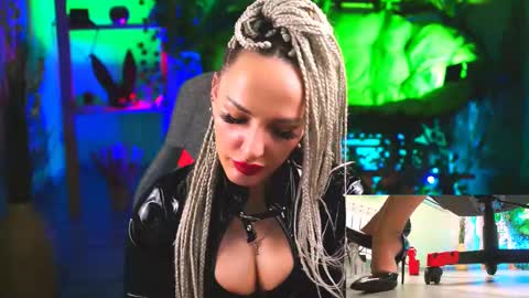 Monika online show from 02/28/25, 06:41