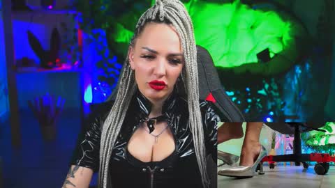 Monika online show from 03/03/25, 12:27