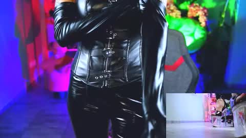 Monika online show from 09/12/25, 11:32