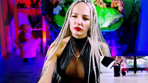 Monika online show from 10/07/25, 11:07