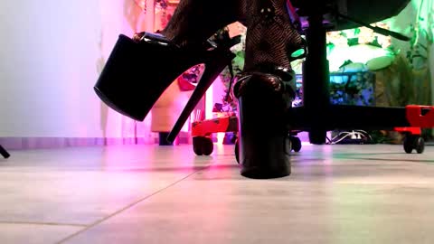 Monika online show from 10/11/25, 01:31